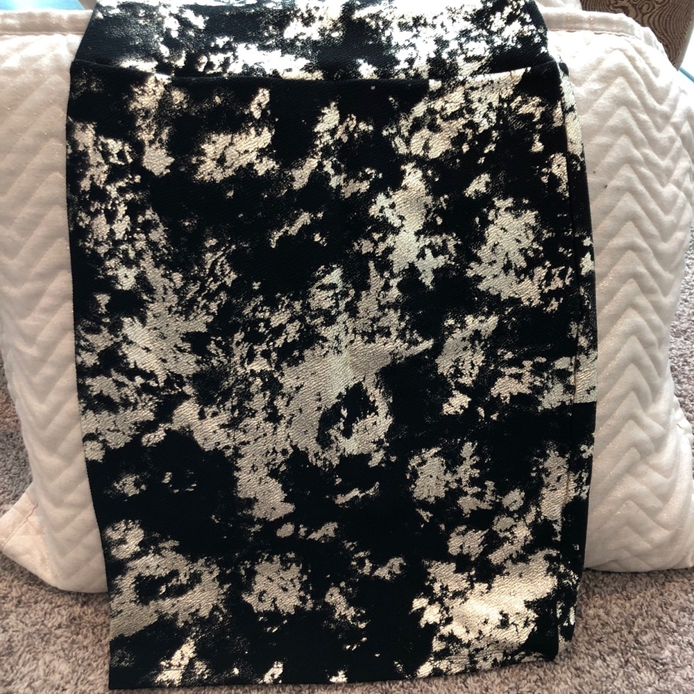 Holiday lularoe “Cassie” pencil skirt!